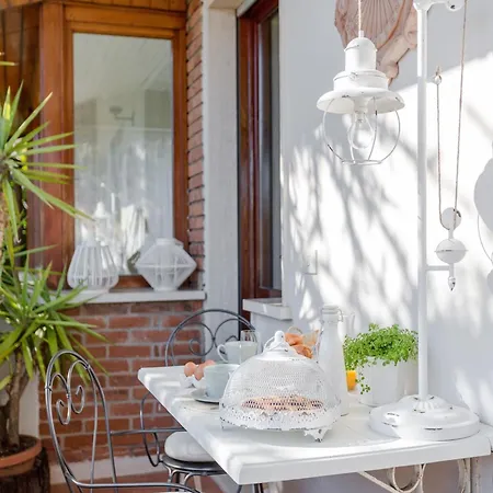 In Dei Marmi Near The *