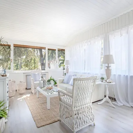 Villa In Dei Marmi Near The Forte dei Marmi