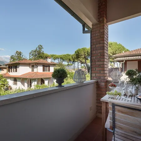 Villa In Dei Marmi Near The