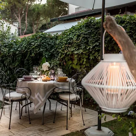 Villa In Dei Marmi Near The